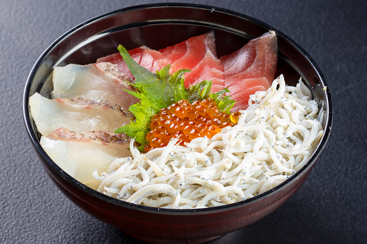 桜鯛とマグロの漁師丼